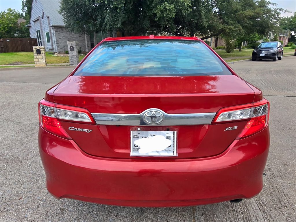 2013 Toyota Camry XLE's photo